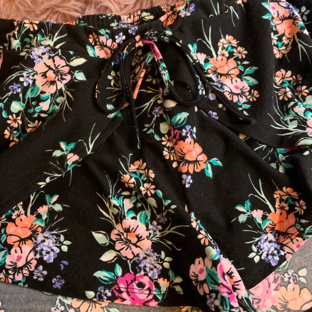 Shorts - Picture 2 of 2